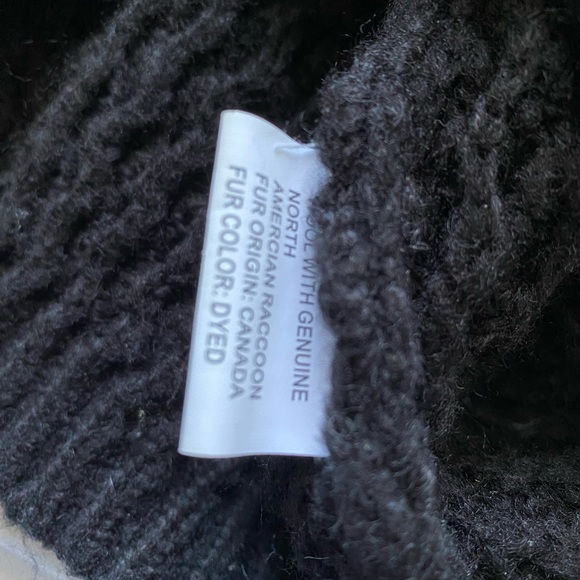 LINDA RICHARDS LUXURY SWEATER WITH RACCOON COLLAR - Picture 6 of 6